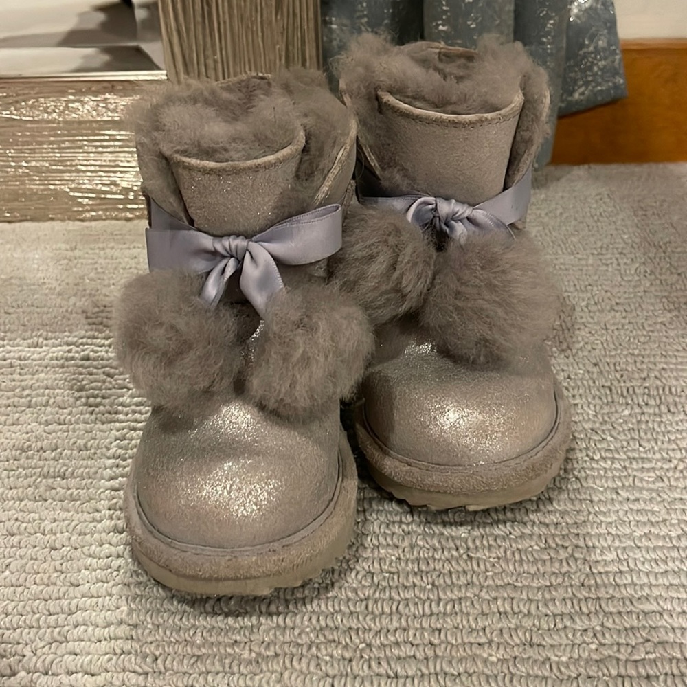 Little kid 9 silver Pom Pom Uggs